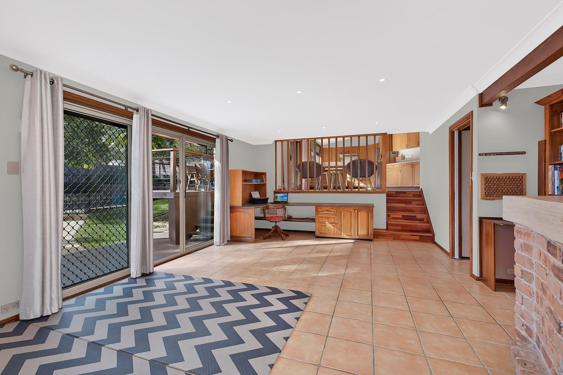 19 Stornaway Crescent, Berkeley Vale - Thumbnail 2