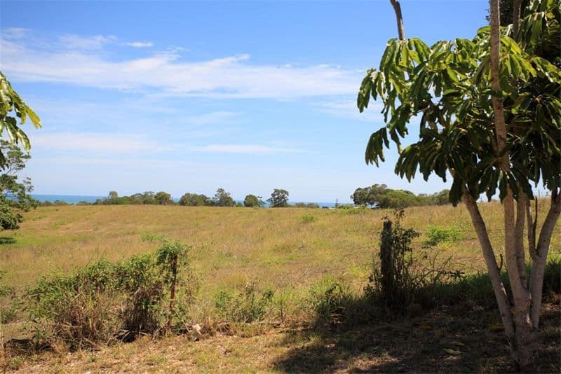 9 Seaview Drive, CRAIGNISH QLD 4655, Craignish - Thumbnail 4