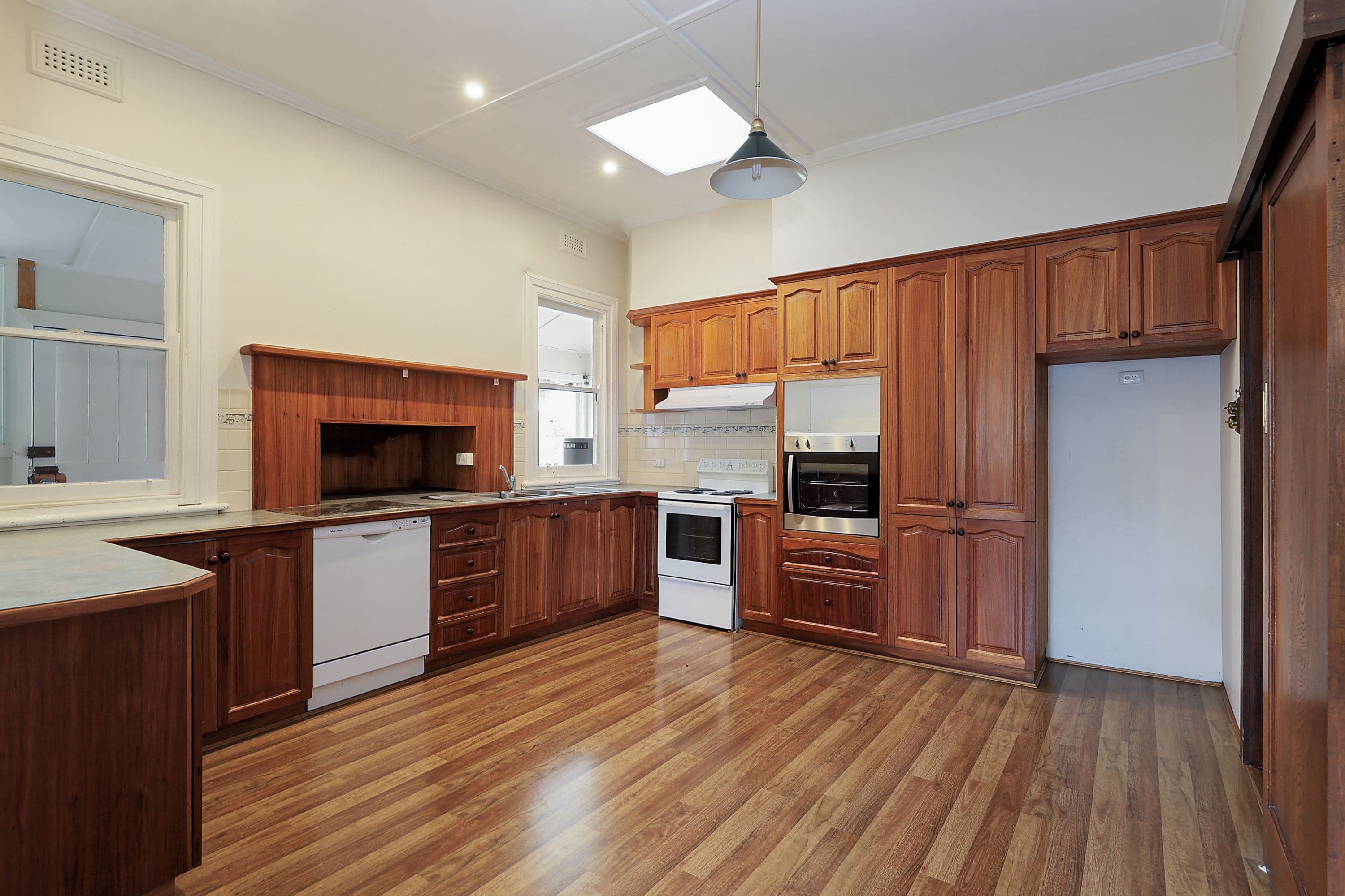 31 Corangamite Street, Colac VIC 3250, Colac - Thumbnail 2