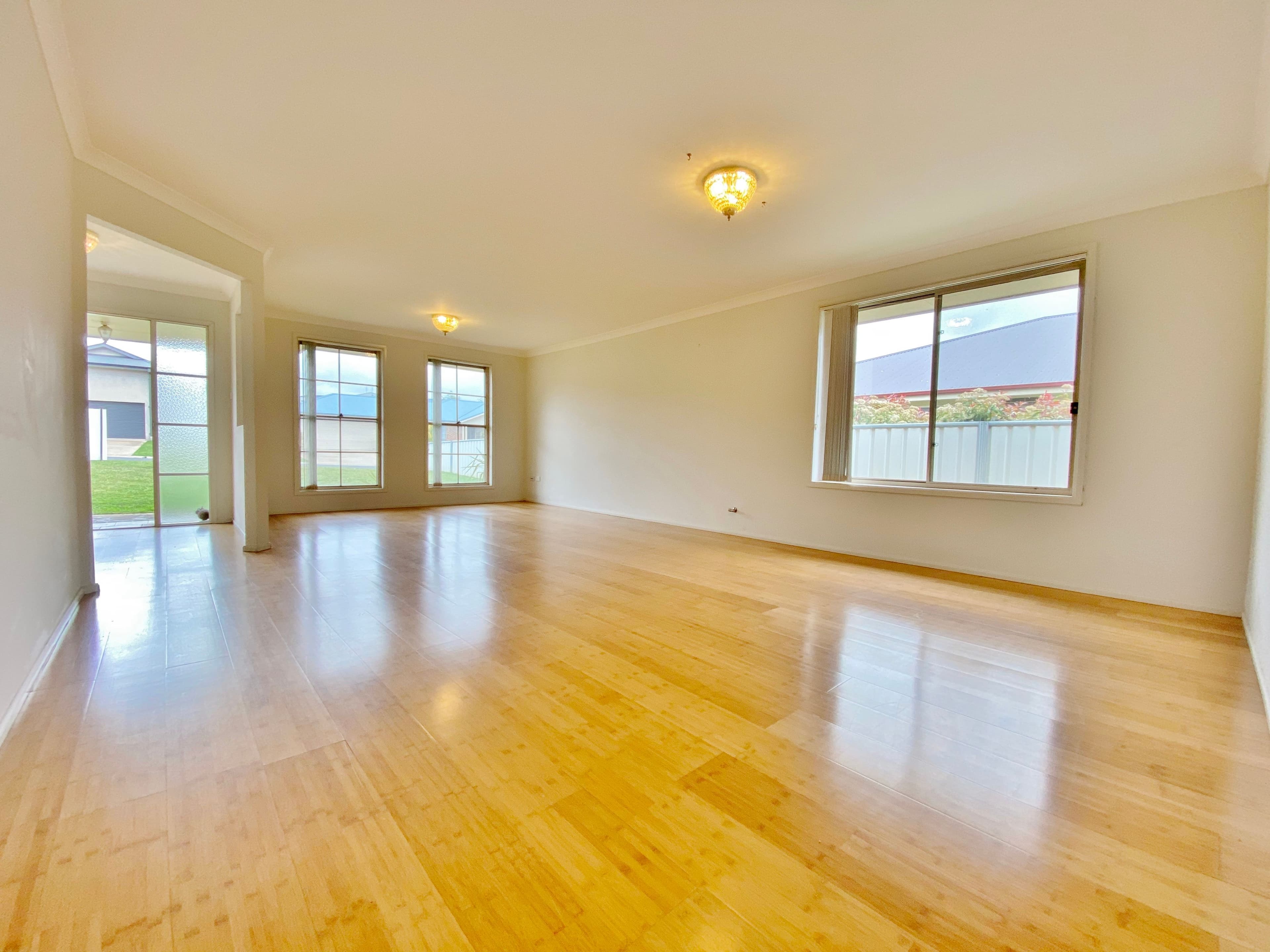 7 Settlers Place, Young NSW 2594, Young - Thumbnail 3