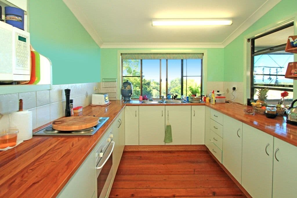 31 Phillip Street, Emu Park QLD 4710, Emu Park - Thumbnail 4
