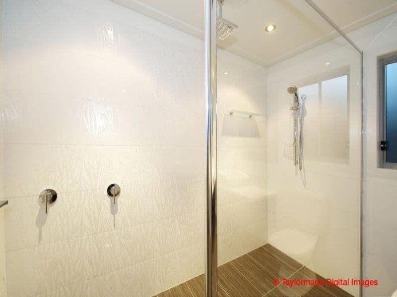 136 Porteus Drive, SEVEN HILLS QLD 4170, Seven Hills - Thumbnail 5