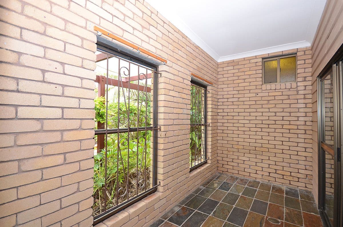 6 West Street, TORQUAY QLD 4655, Torquay - Thumbnail 3