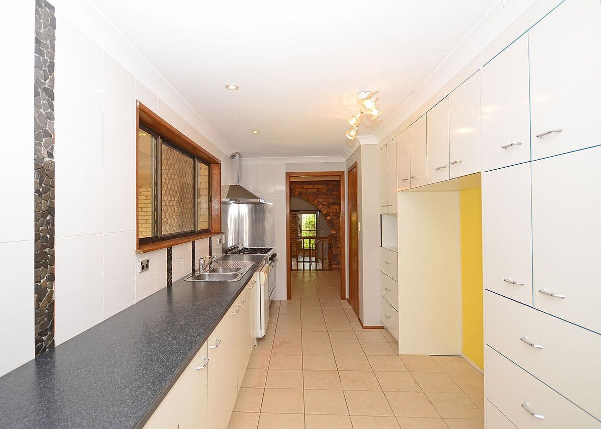 6 West Street, TORQUAY QLD 4655, Torquay - Thumbnail 6
