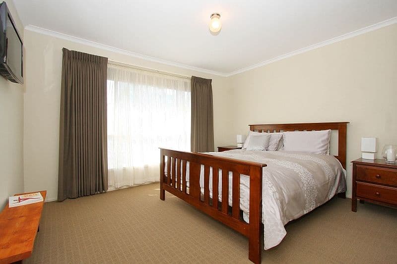 21 Blamey Avenue, MILL PARK VIC 3082, Mill Park - Thumbnail 7