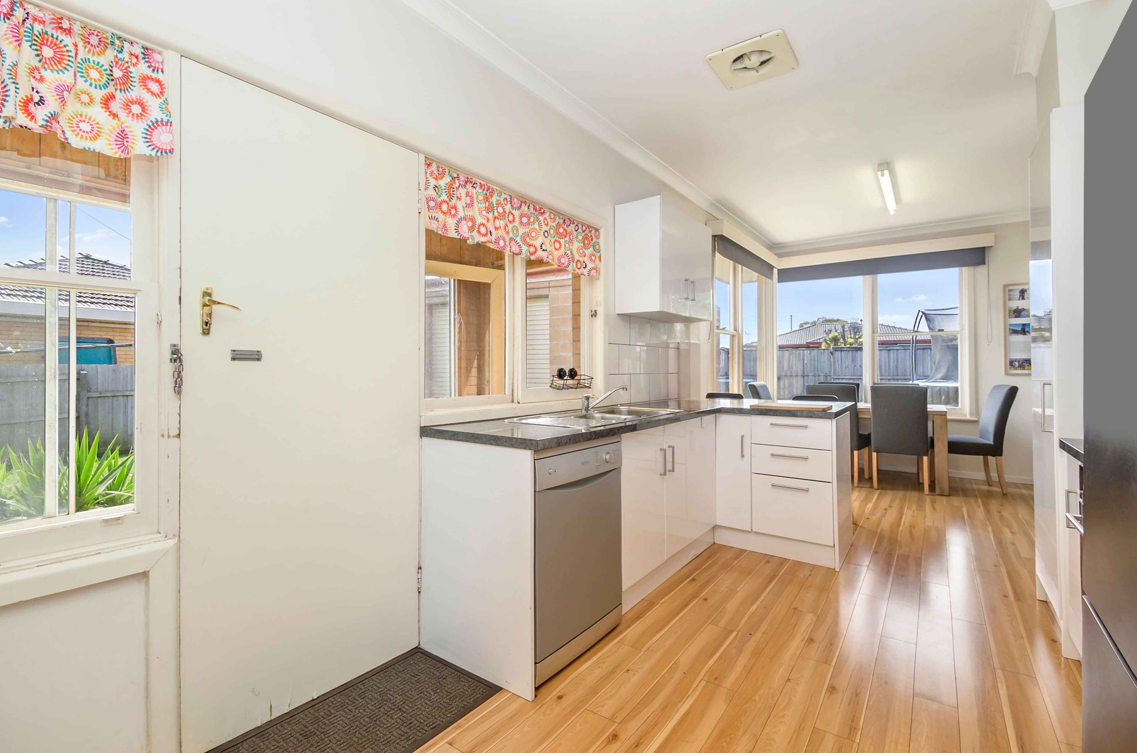 2 Ross Street, Warrnambool VIC 3280, Warrnambool - Thumbnail 3