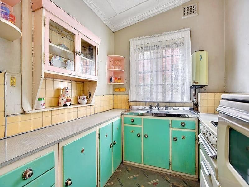 29 Bouvardia Street, Russell Lea - Thumbnail 2