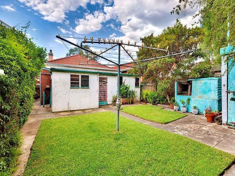 29 Bouvardia Street, Russell Lea - Thumbnail 6