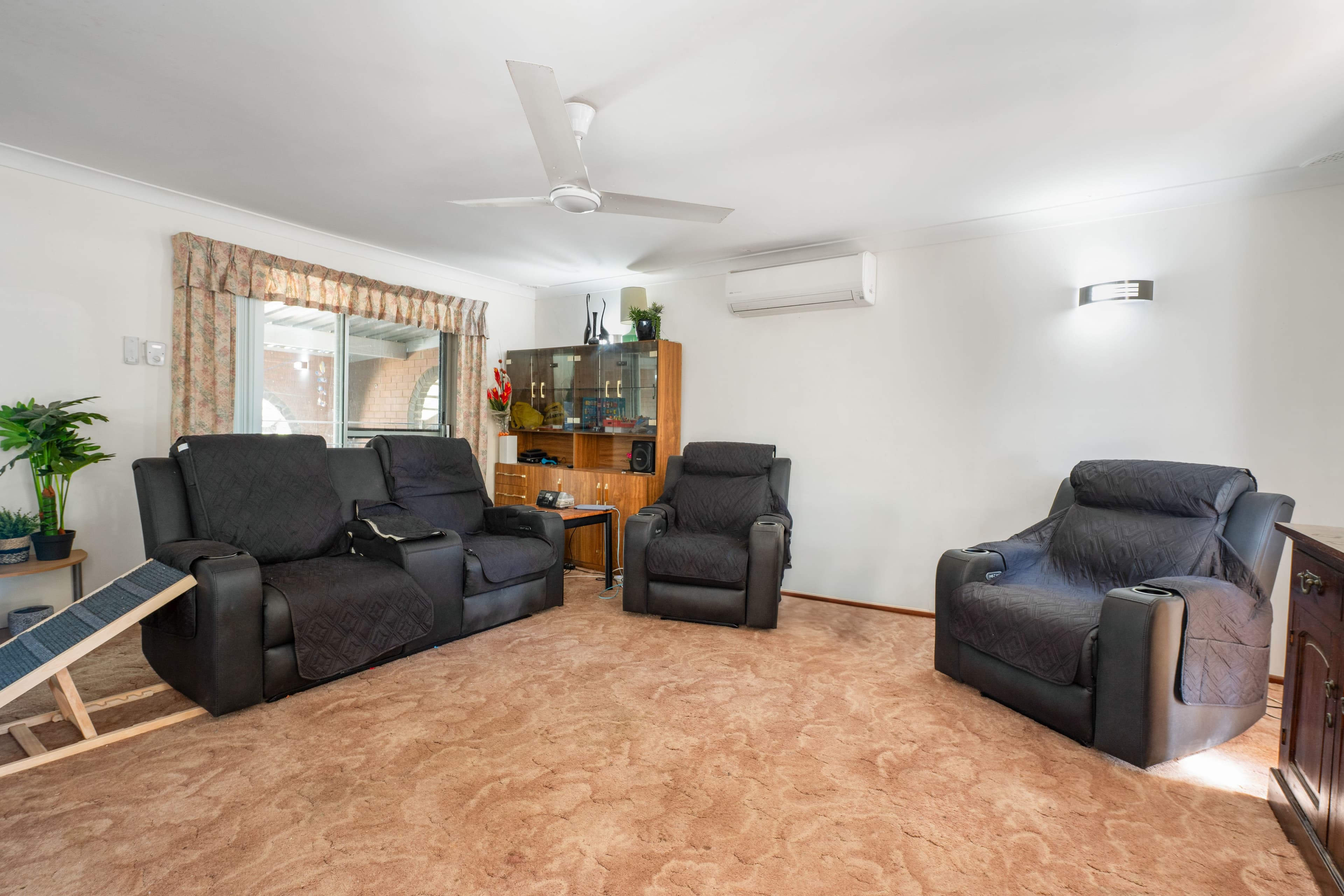 35 Malcolm Street, Bluff Point WA 6530, Bluff Point - Thumbnail 2