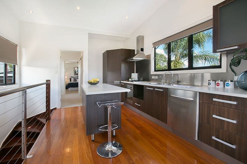 10 Cronin Street, ANNERLEY QLD 4103, Annerley - Thumbnail 2
