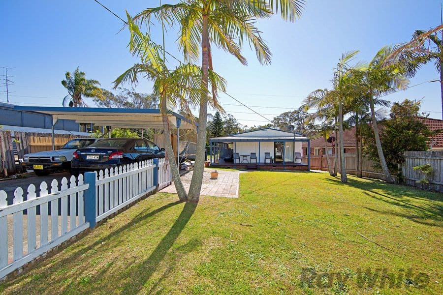 16 Deakin Avenue, Lake Munmorah NSW 2259, Lake Munmorah - Image 1
