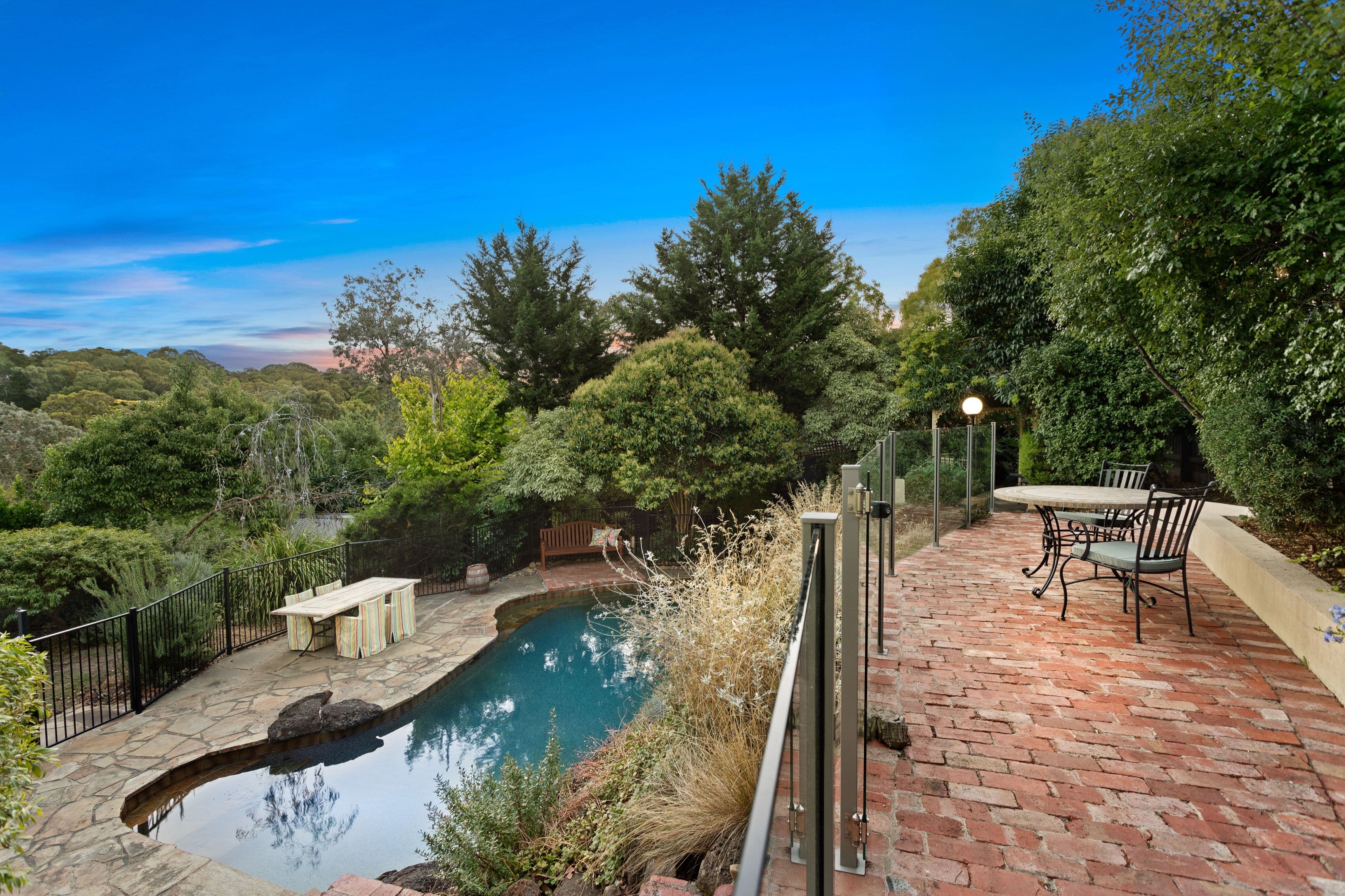 11 Outlook Crescent, Briar Hill VIC 3088, Briar Hill - Thumbnail 2