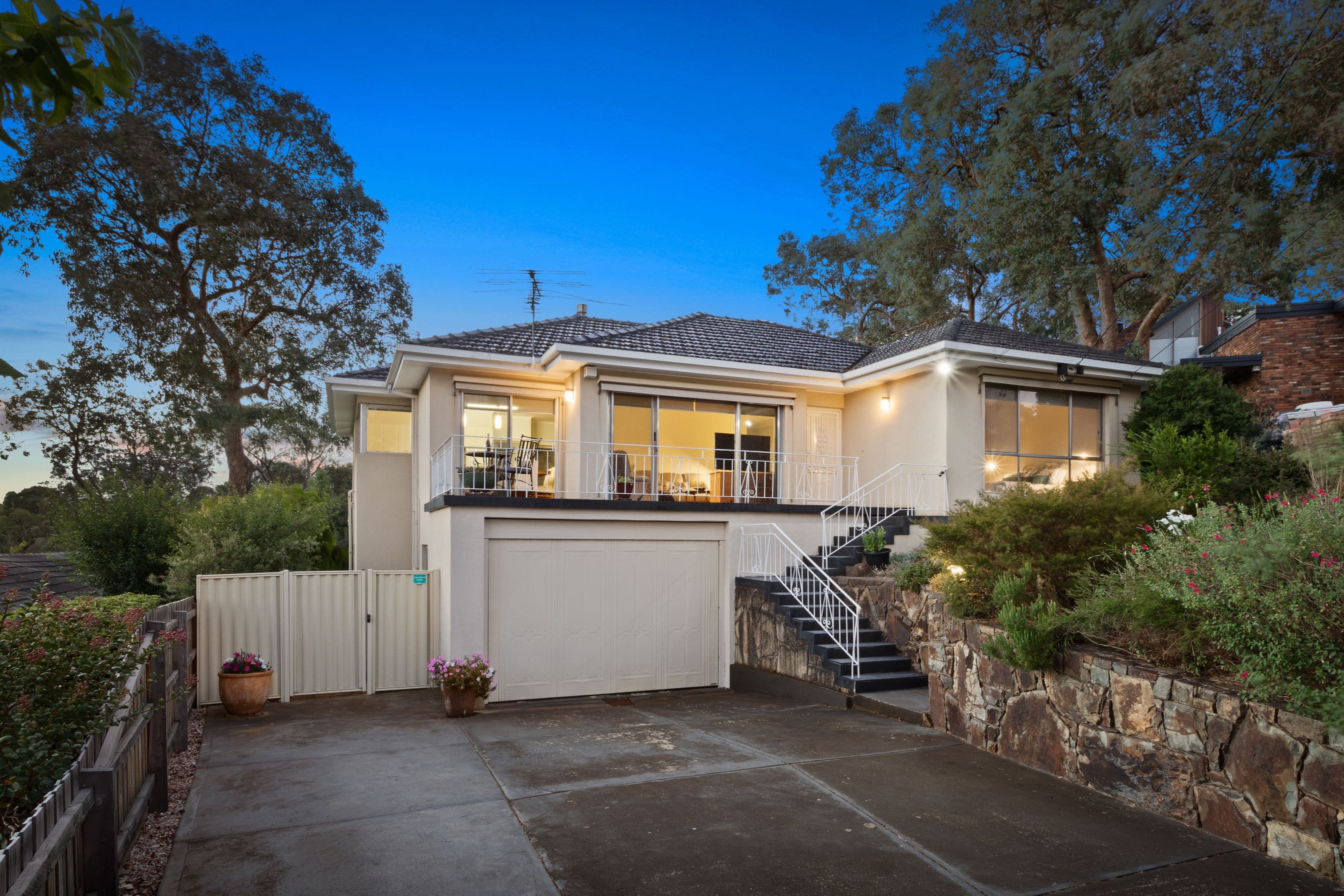11 Outlook Crescent, Briar Hill VIC 3088, Briar Hill - Thumbnail 4