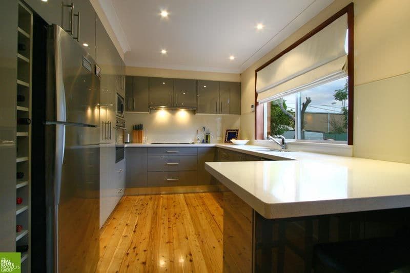 18 Peterborough Avenue, LAKE ILLAWARRA NSW 2528, Lake Illawarra - Thumbnail 2