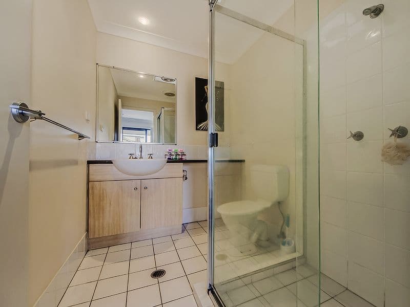 18 Geraldton Drive, VARSITY LAKES QLD 4227, Varsity Lakes - Thumbnail 7