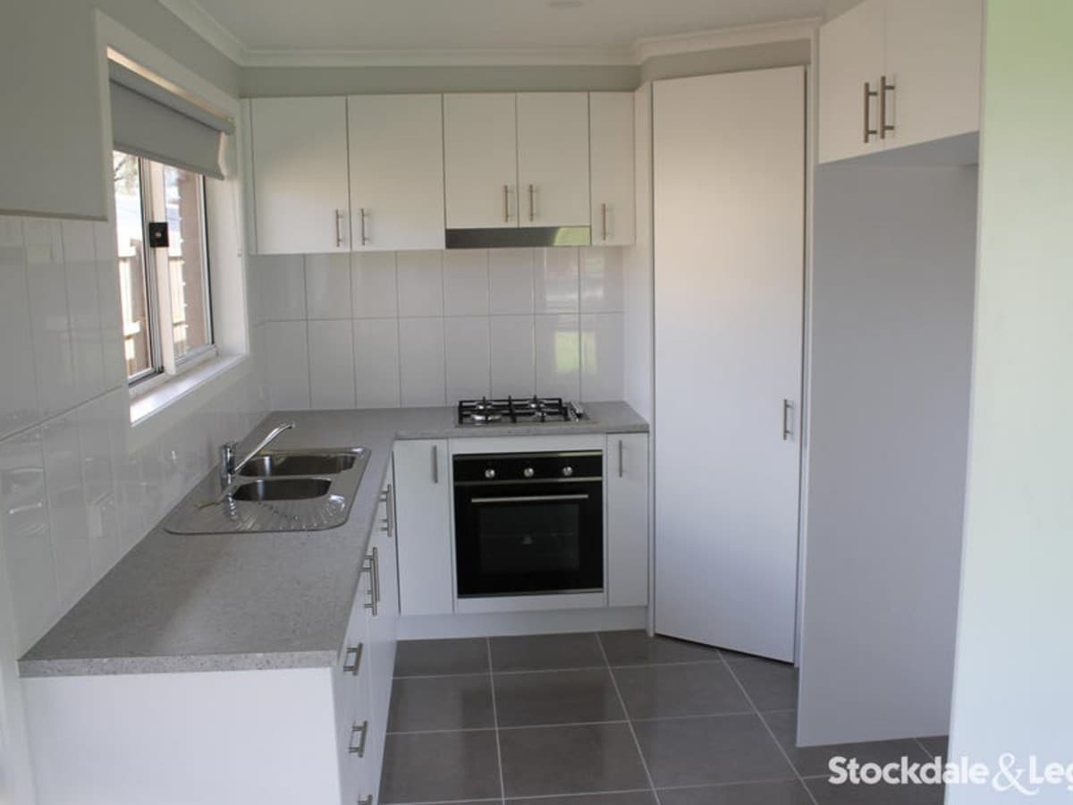 3 Jindalee Gardens, CRANBOURNE WEST VIC 3977, Cranbourne West - Thumbnail 2