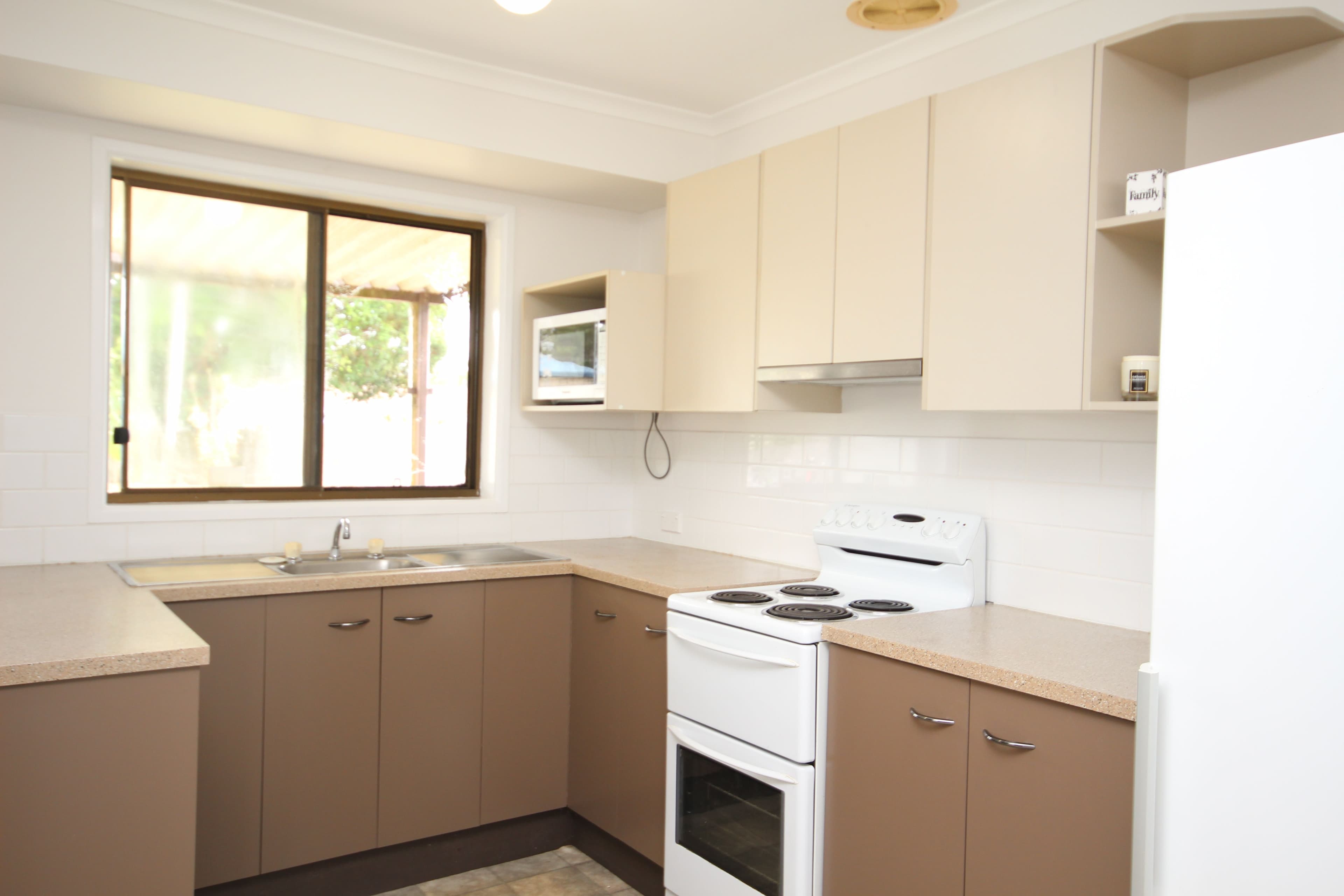 18 Tudor Court, Beerwah QLD 4519, Beerwah - Thumbnail 2