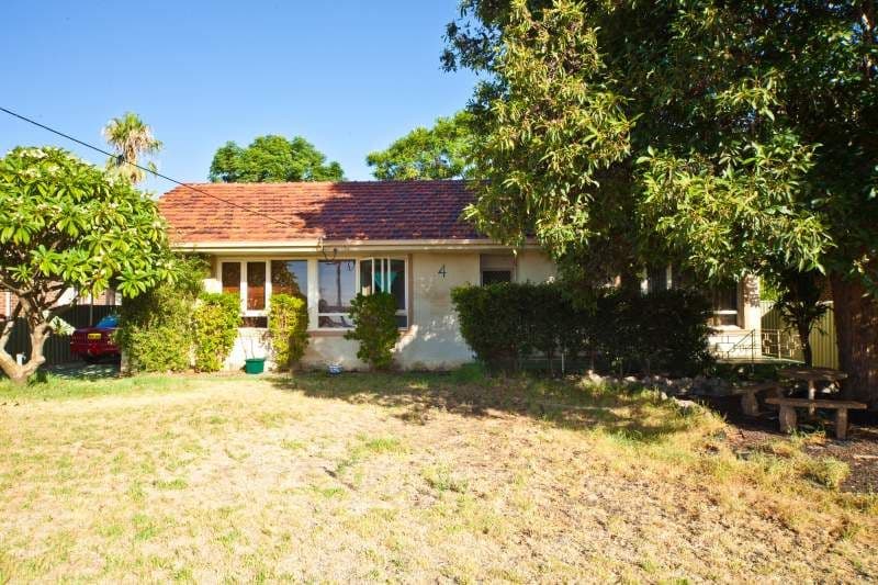 4 Beagle Place, BELMONT WA 6104, Belmont - Image 1