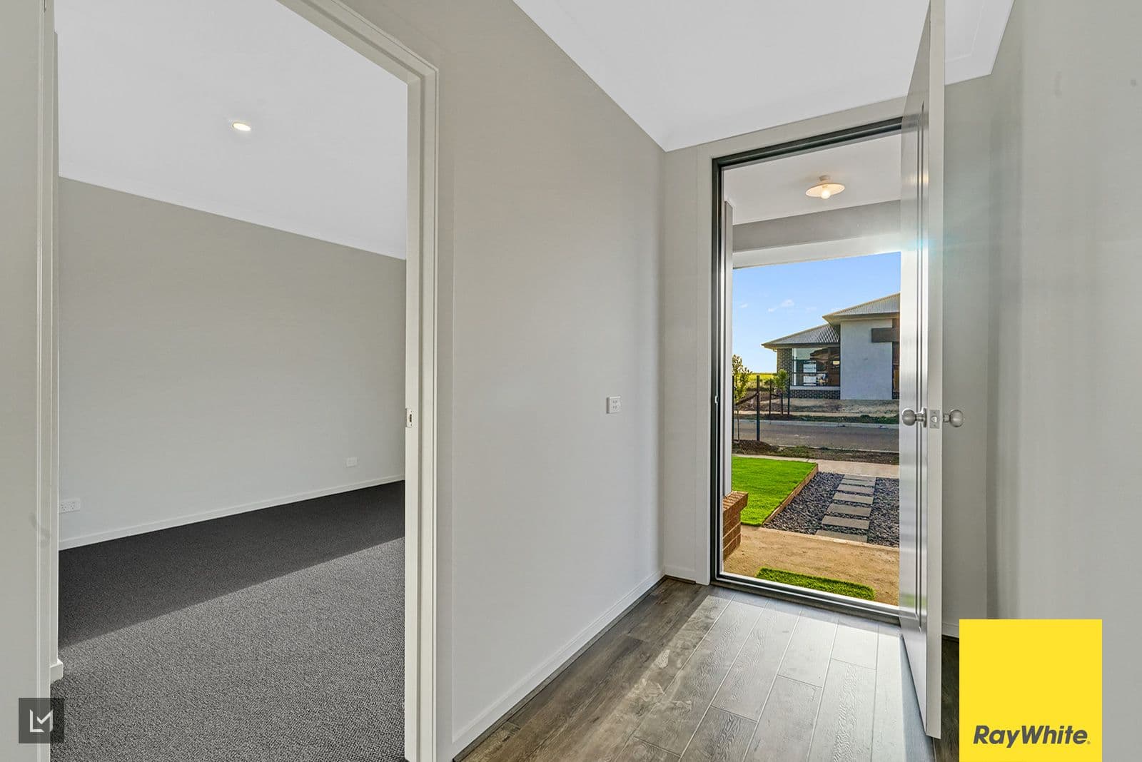 16 JUGGLER Drive, Tarneit VIC 3029, Tarneit - Thumbnail 3
