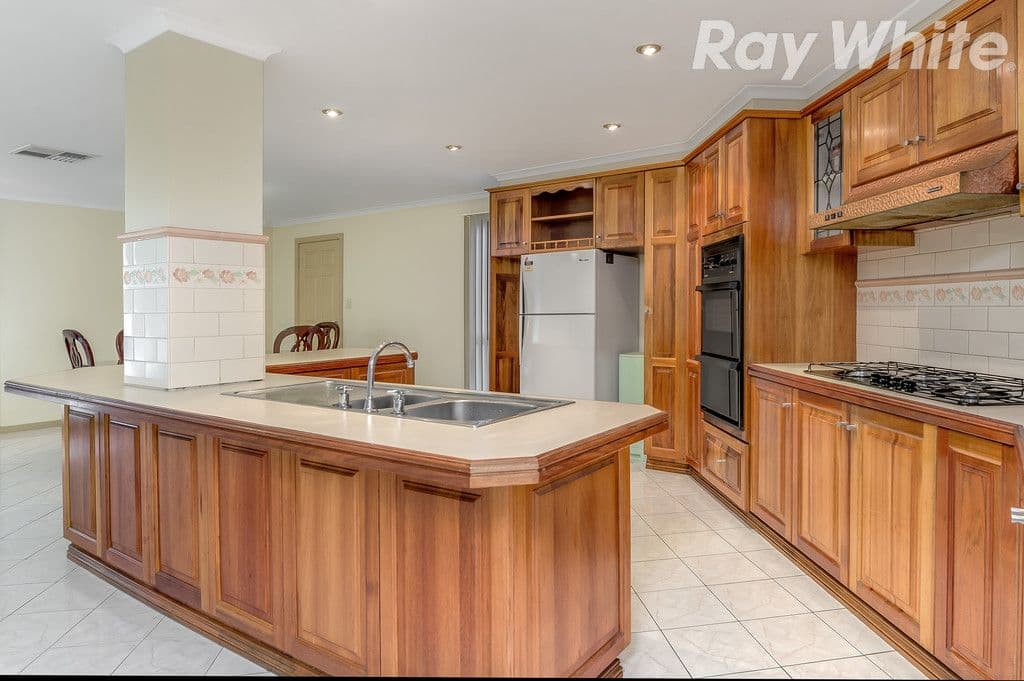 7 Redcraze Rise, Mill Park VIC 3082, Mill Park - Image 1