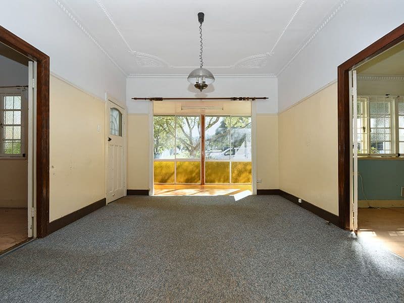 10 Collins Street, Mount Lofty QLD 4350, Mount Lofty - Thumbnail 2