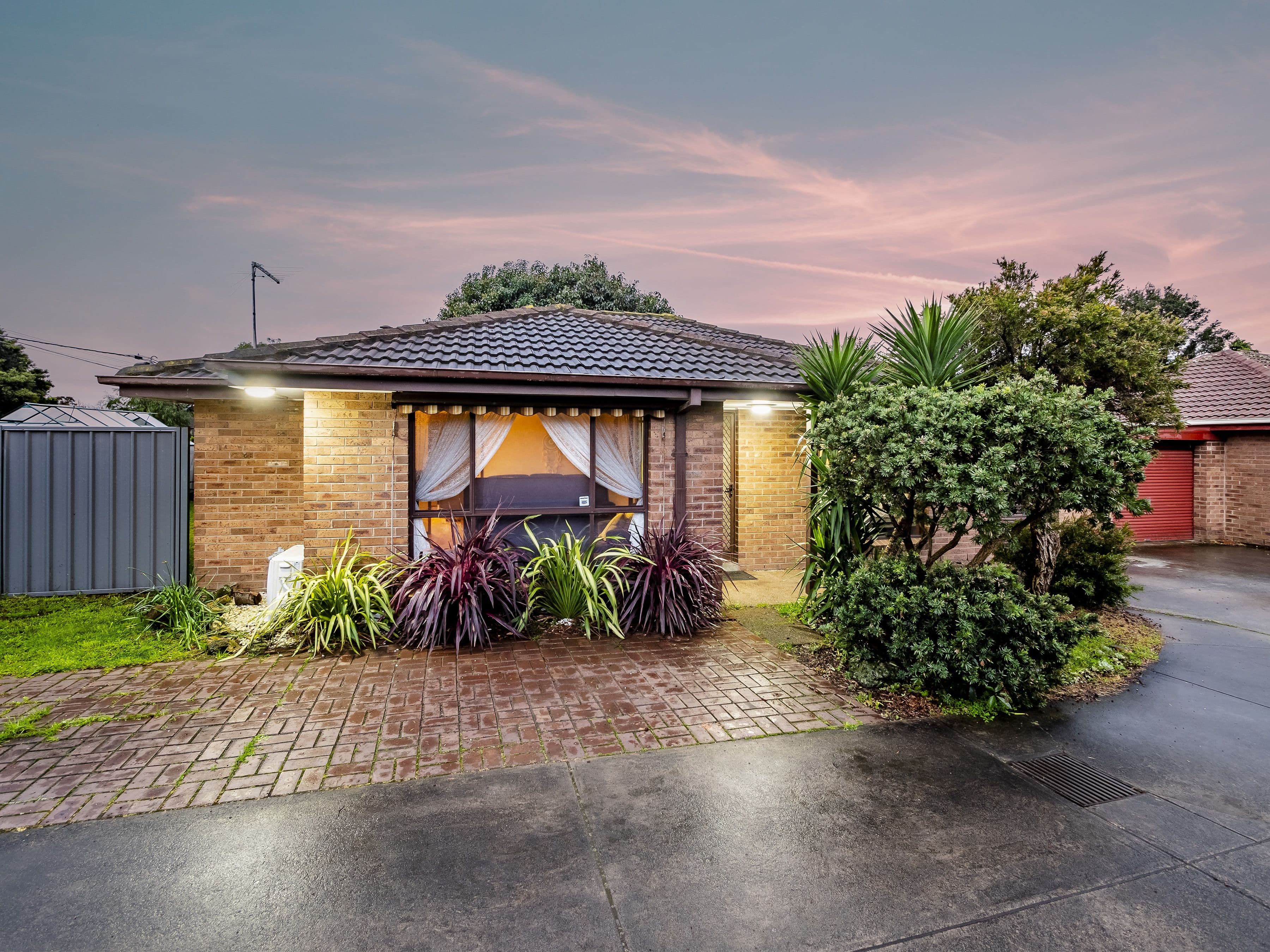 16 Russell Street, Cranbourne VIC 3977, Cranbourne - Thumbnail 3