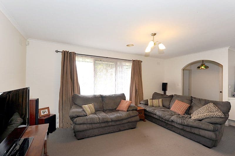 8 Richborough Grove, FERNTREE GULLY VIC 3156, Ferntree Gully - Thumbnail 3