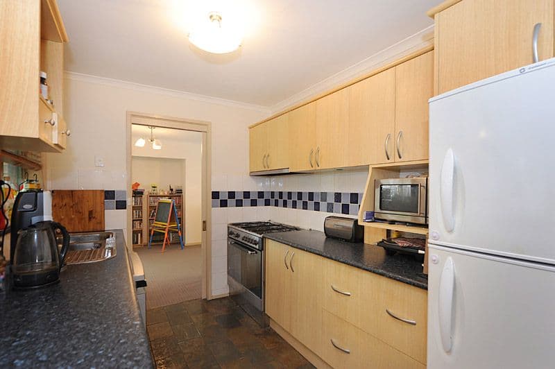 8 Richborough Grove, FERNTREE GULLY VIC 3156, Ferntree Gully - Thumbnail 4
