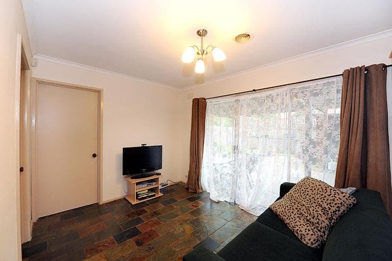 8 Richborough Grove, FERNTREE GULLY VIC 3156, Ferntree Gully - Thumbnail 5