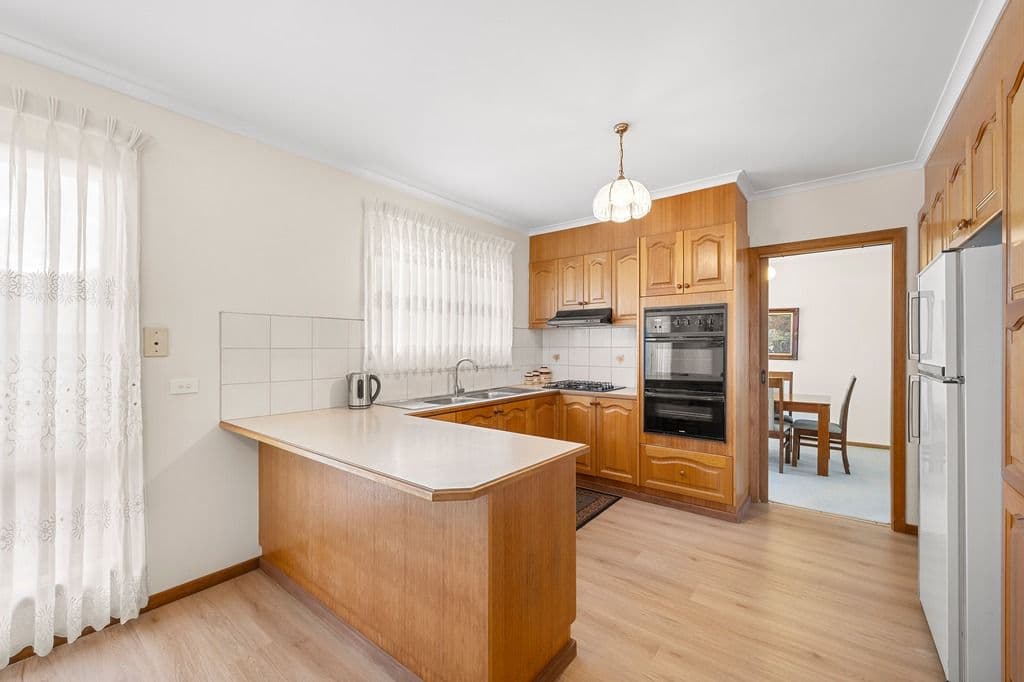 15 Telopea Crescent, Mill Park VIC 3082, Mill Park - Thumbnail 2