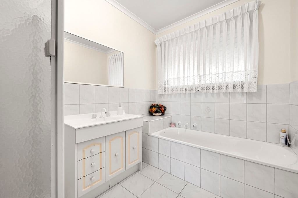 15 Telopea Crescent, Mill Park VIC 3082, Mill Park - Thumbnail 7