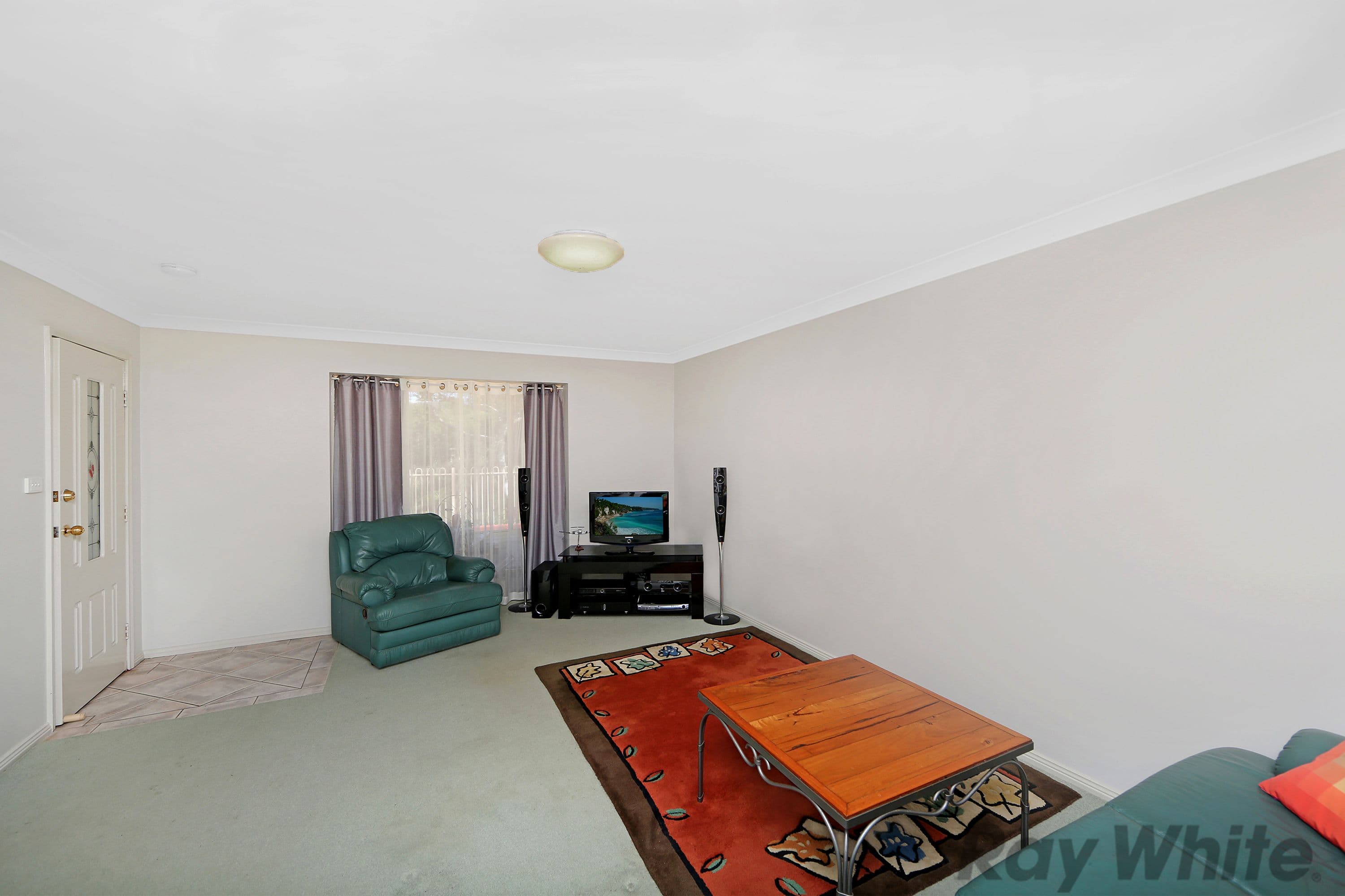 24 Bensley Close, Lake Haven - Thumbnail 4