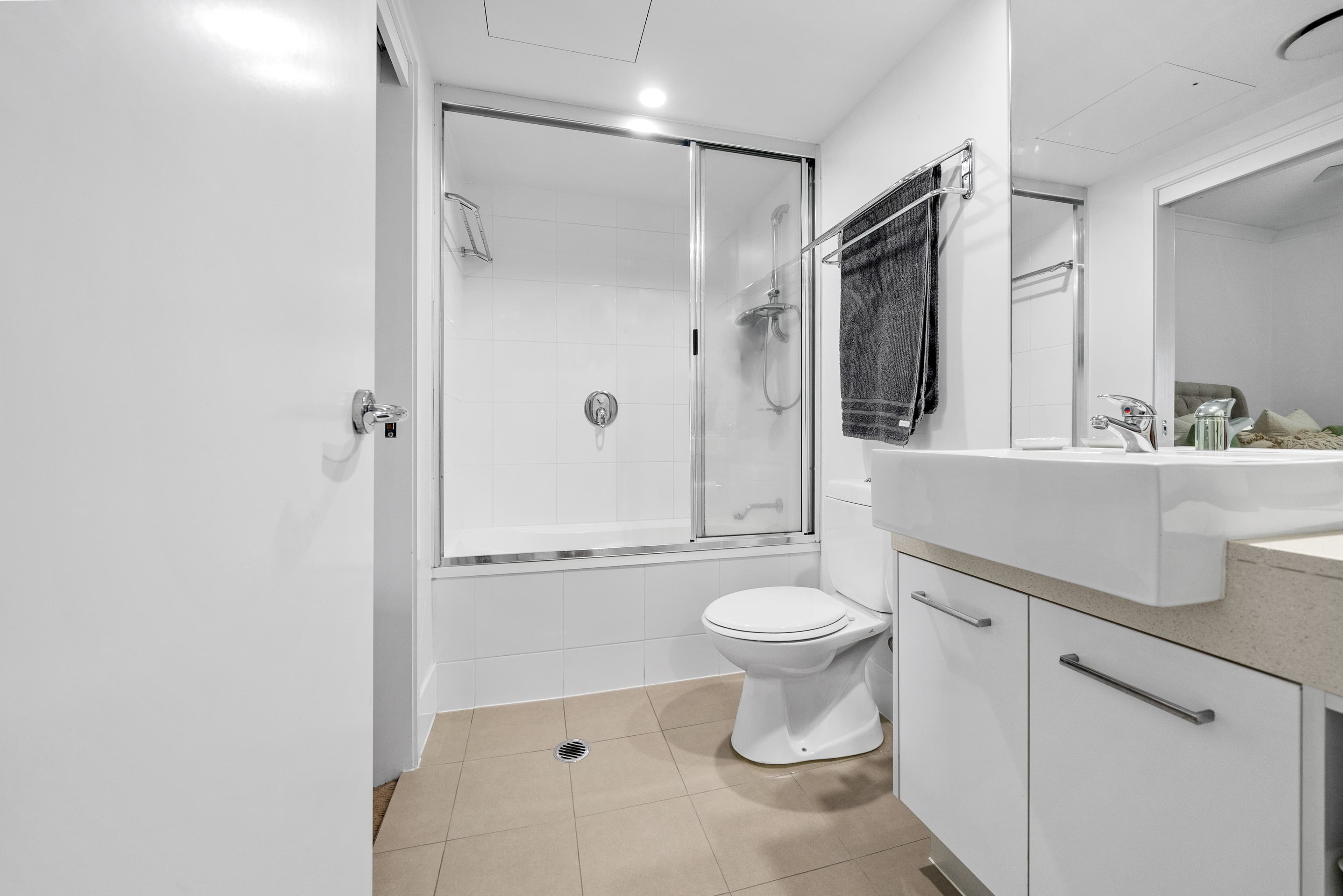 33-37 Madang Crescent, Runaway Bay QLD 4216, Runaway Bay - Thumbnail 8