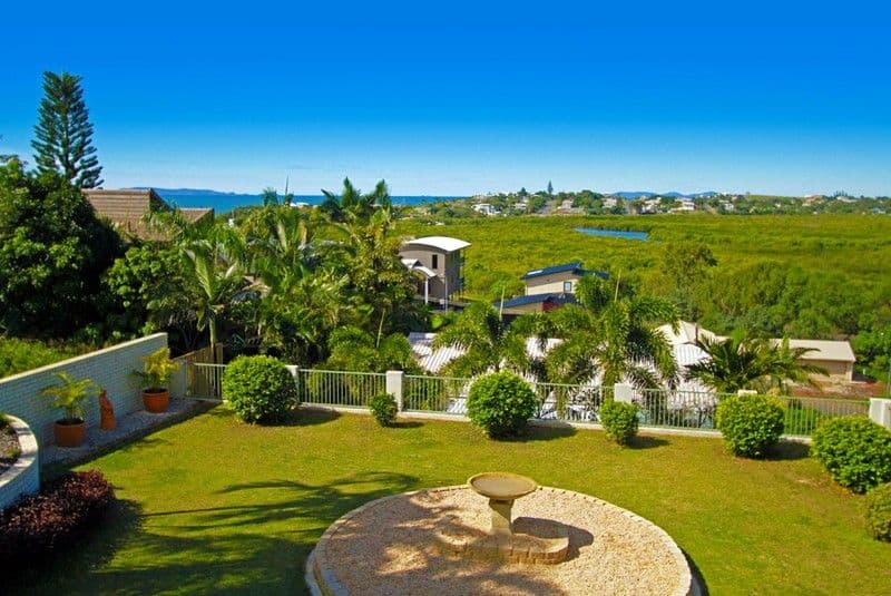 33 Shaw Avenue, YEPPOON QLD 4703, Yeppoon - Thumbnail 2
