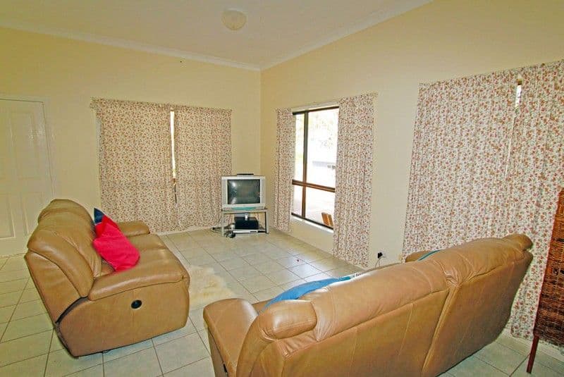 33 Shaw Avenue, YEPPOON QLD 4703, Yeppoon - Thumbnail 5