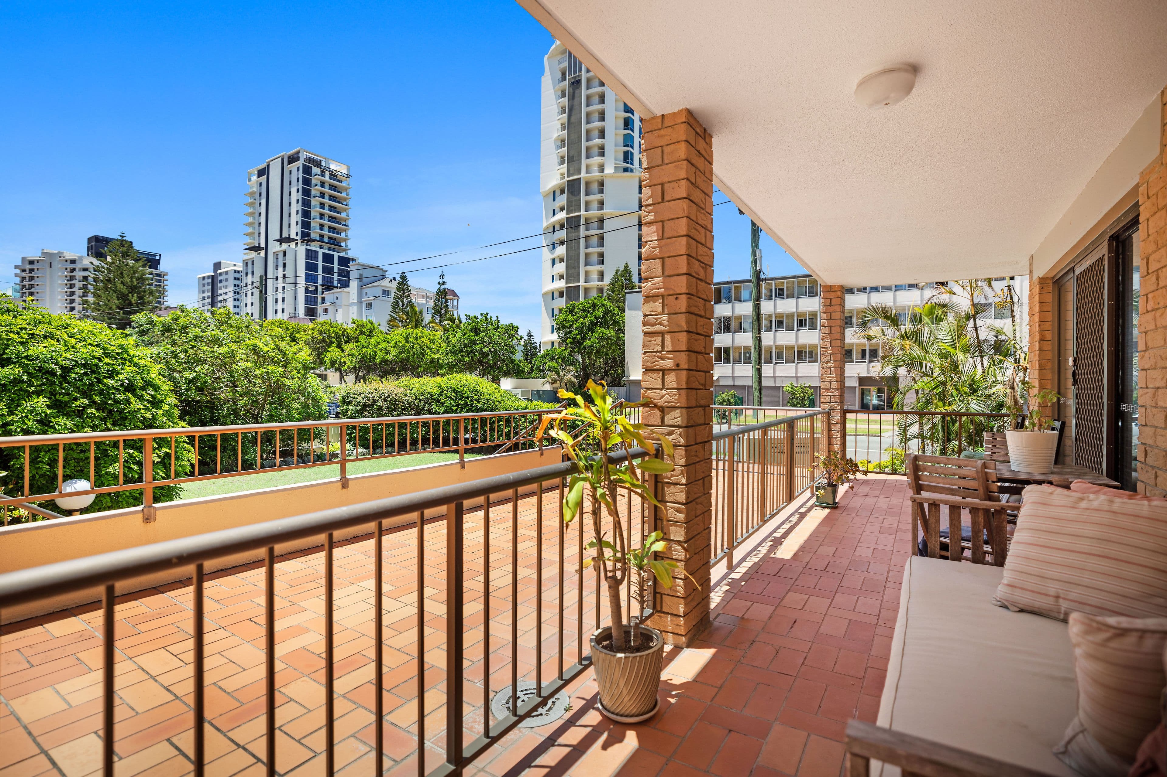 133 Old Burleigh Road 'Yallambee Lodge', Broadbeach QLD 4218, Broadbeach - Thumbnail 2