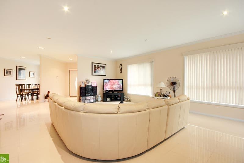 2 Jacana Place, LAKE HEIGHTS NSW 2502, Lake Heights - Thumbnail 2