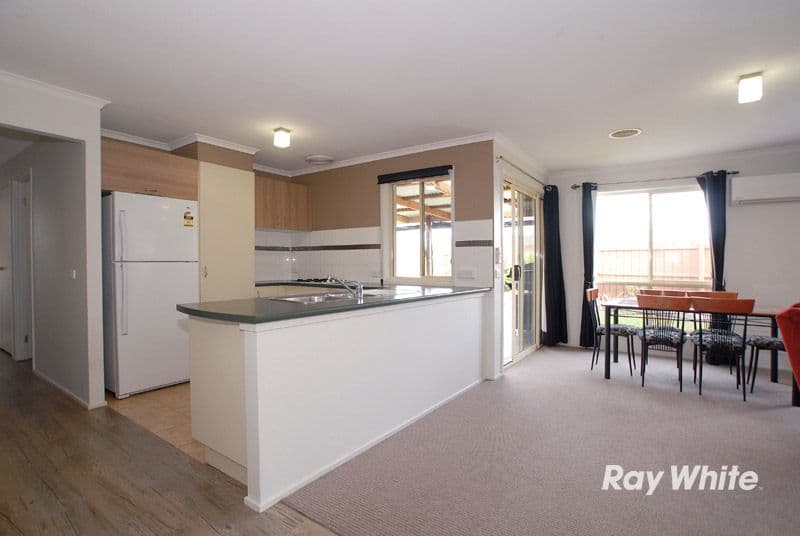 42 Bellbrae Crescent, CRANBOURNE VIC 3977, Cranbourne West - Thumbnail 6
