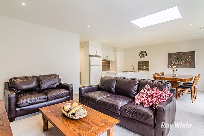 4 Woodright Circuit, Cranbourne VIC 3977, Cranbourne - Thumbnail 3