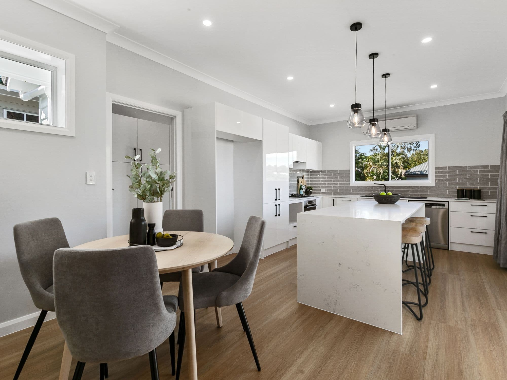 157 Seville Road, Holland Park QLD 4121, Holland Park - Thumbnail 4