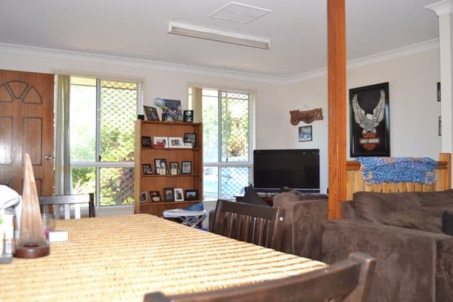 19 Greer Street, MEIKLEVILLE HILL QLD 4703, Meikleville Hill - Thumbnail 4