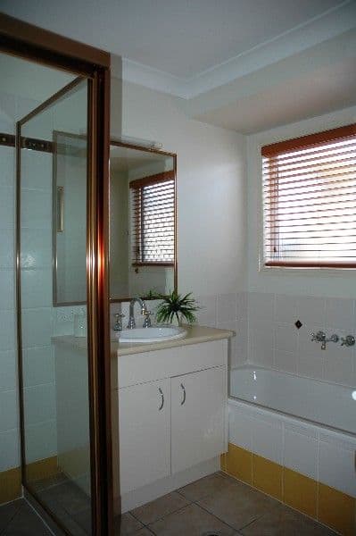 19 Cairns Crescent, DECEPTION BAY QLD 4508, Deception Bay - Thumbnail 3
