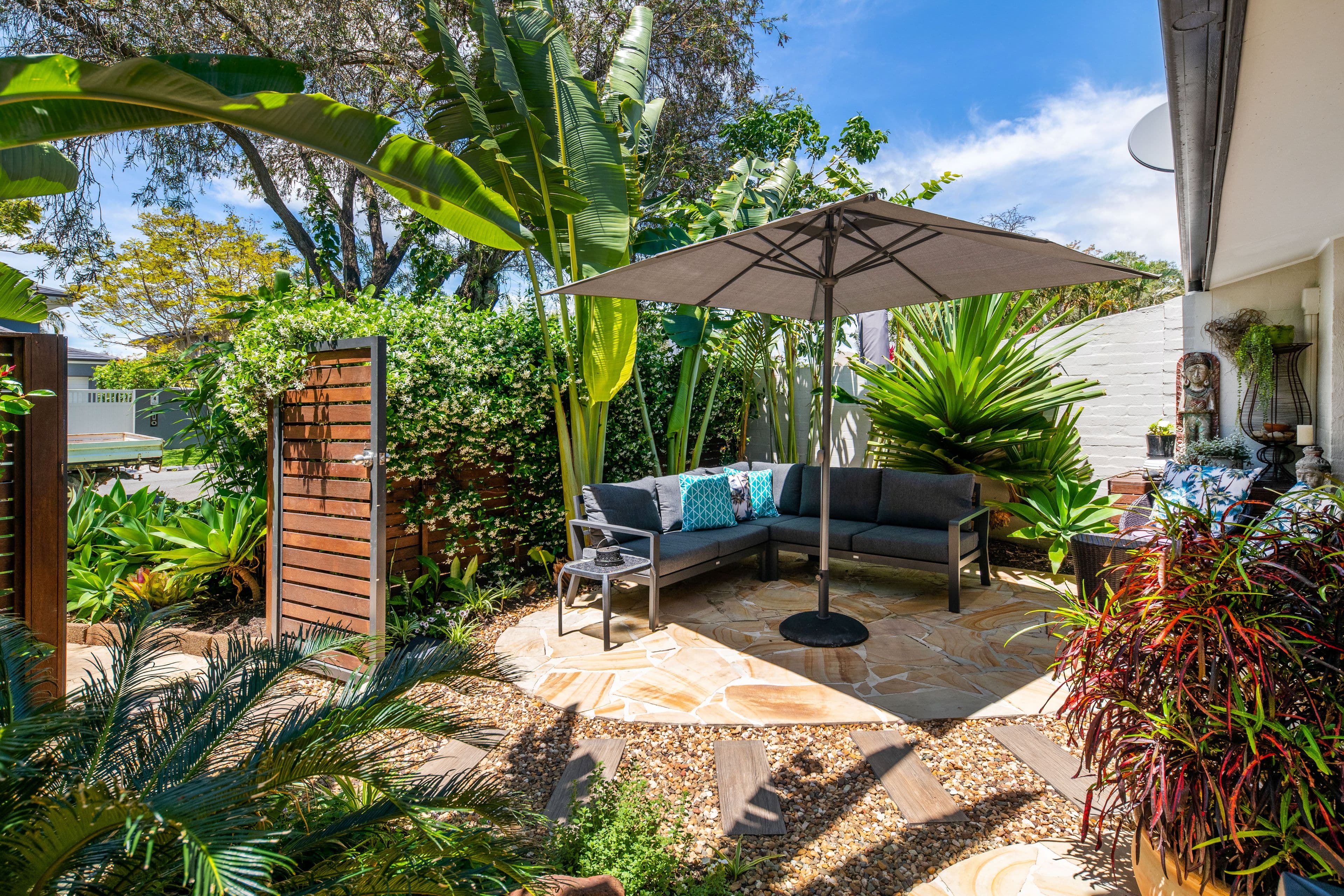 9 Freyburg Street, Sorrento QLD 4217, Sorrento - Thumbnail 2