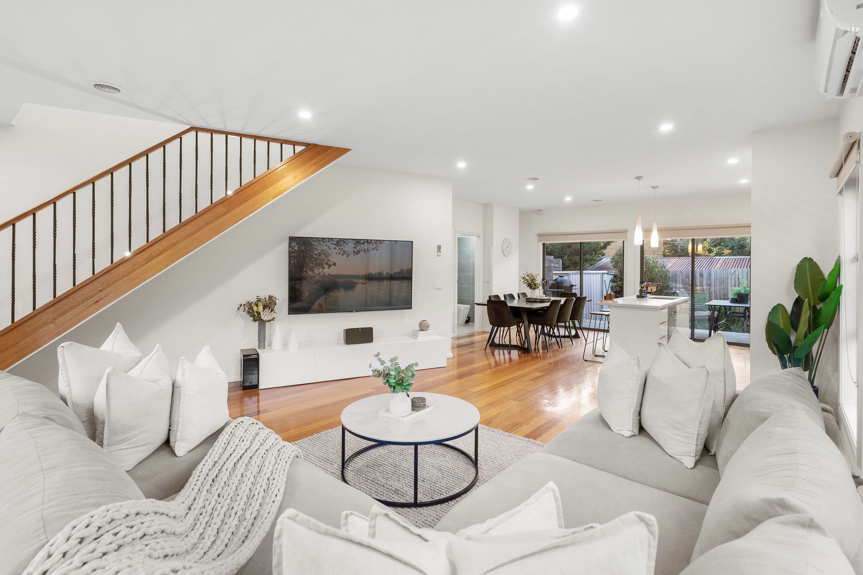 54 Deschamp Crescent, Rowville VIC 3178, Rowville - Thumbnail 2