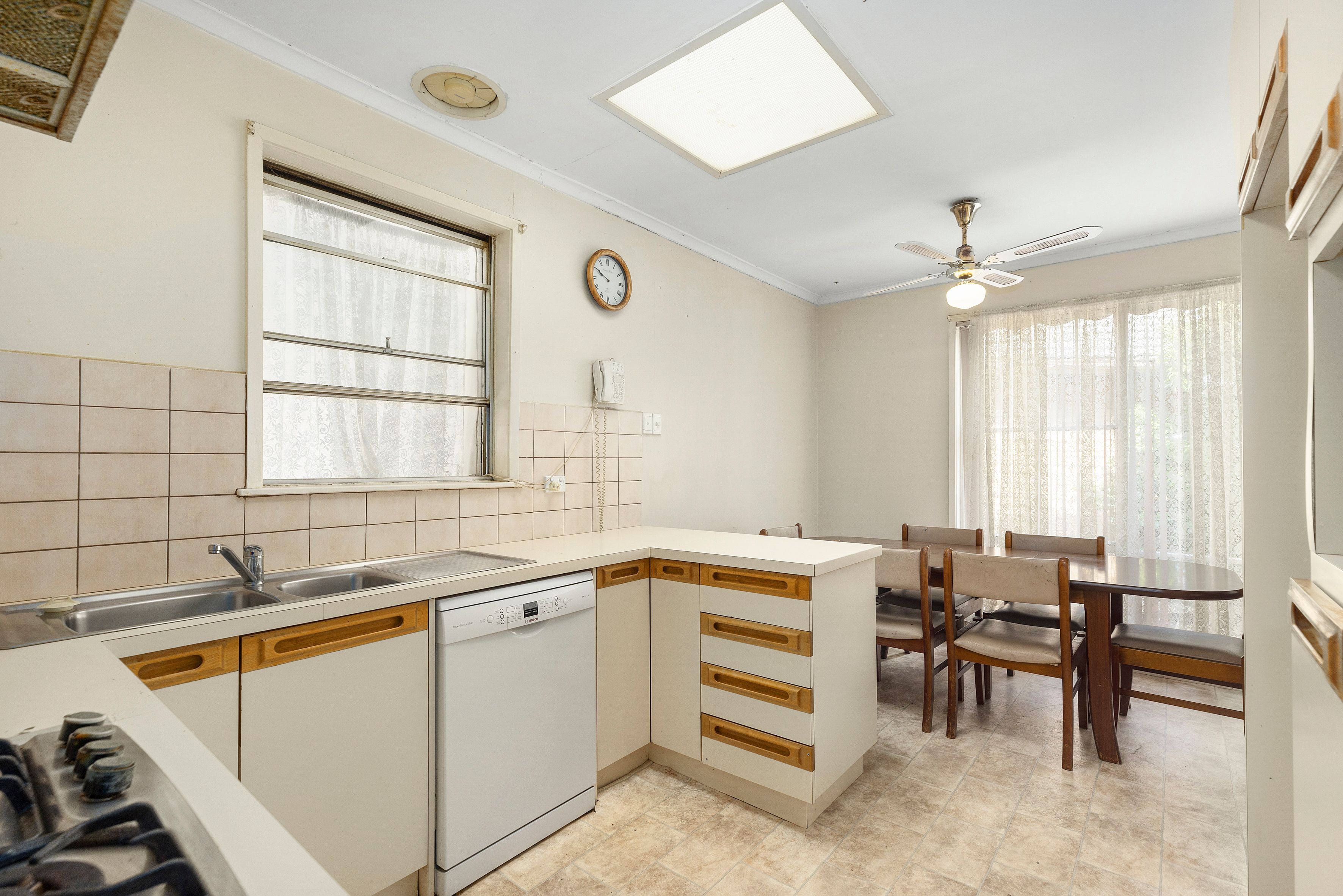 21 Smeaton Avenue, Dallas VIC 3047, Dallas - Thumbnail 3