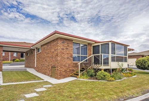 11/34a Arthur Street, Somerset, Somerset - Image 1