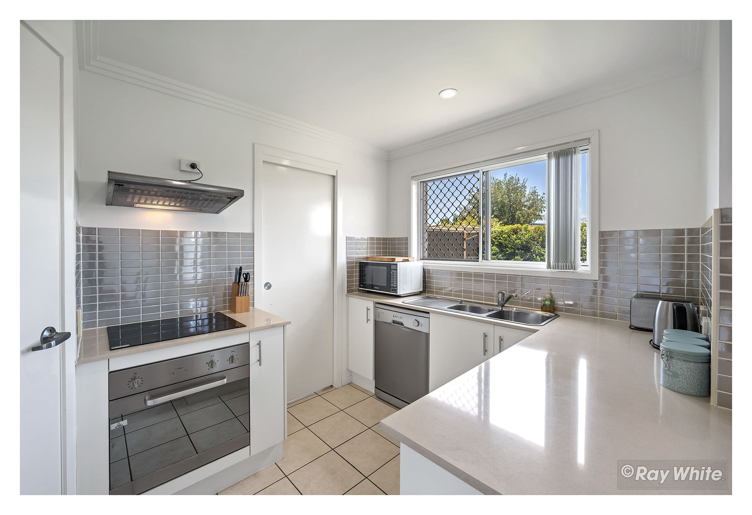 54 LILLYPILLY Avenue, Gracemere QLD 4702, Gracemere - Thumbnail 5
