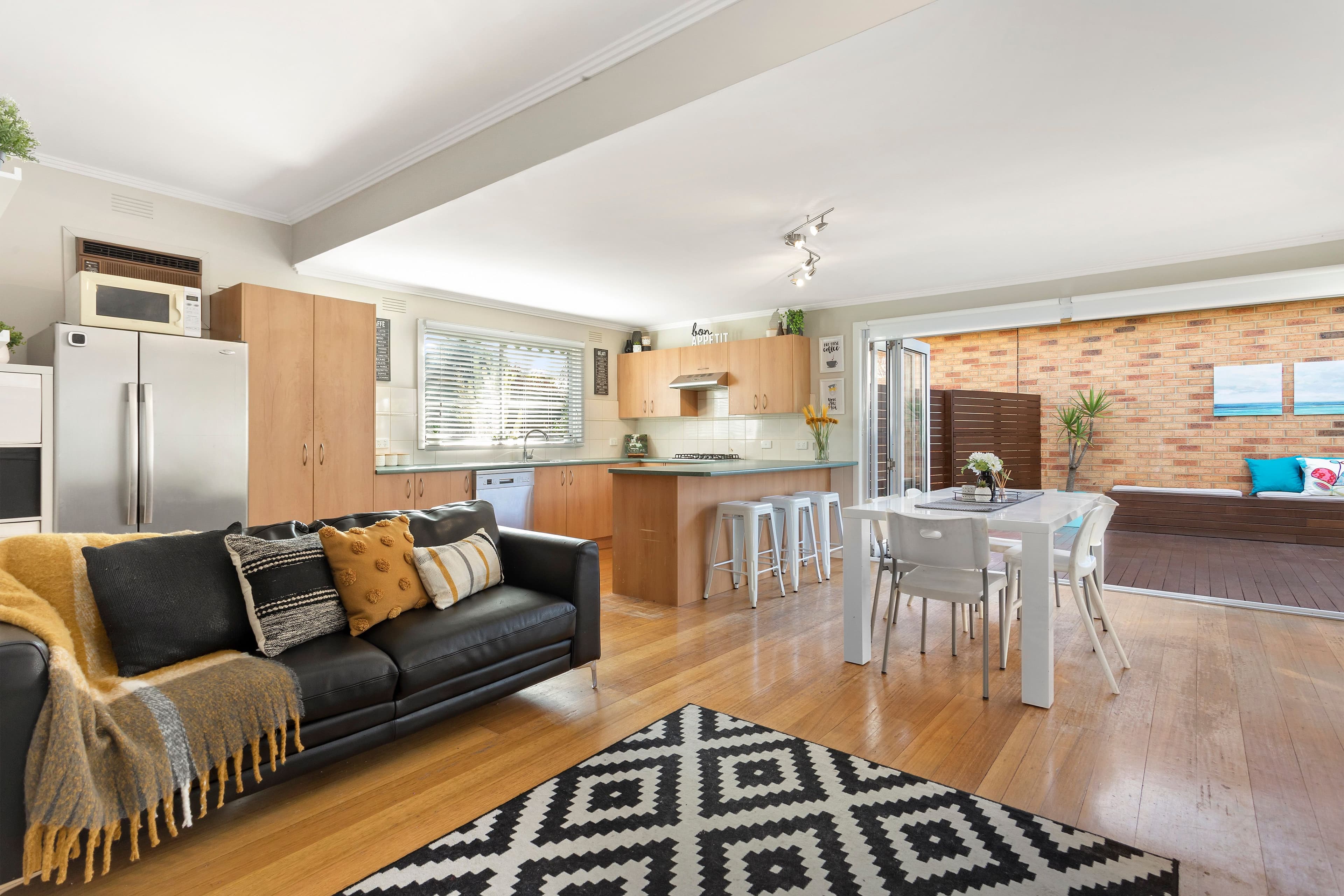 13 Glennie Avenue, Oakleigh South VIC 3167, Oakleigh South - Thumbnail 2