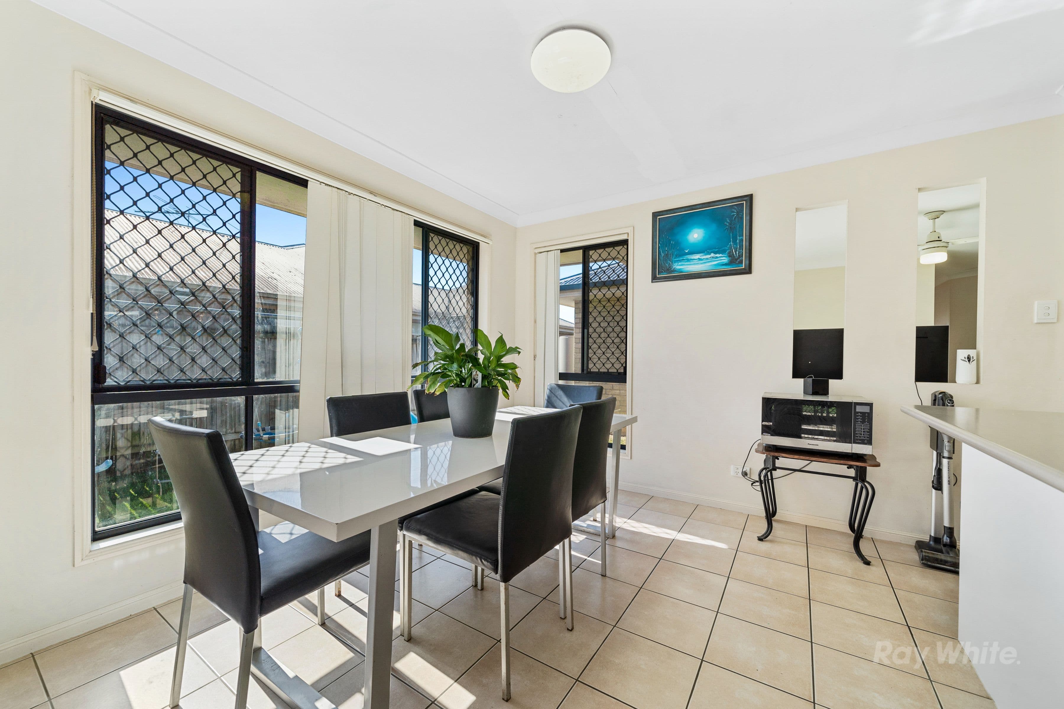 39 Lockyer Place, Crestmead QLD 4132, Crestmead - Thumbnail 4