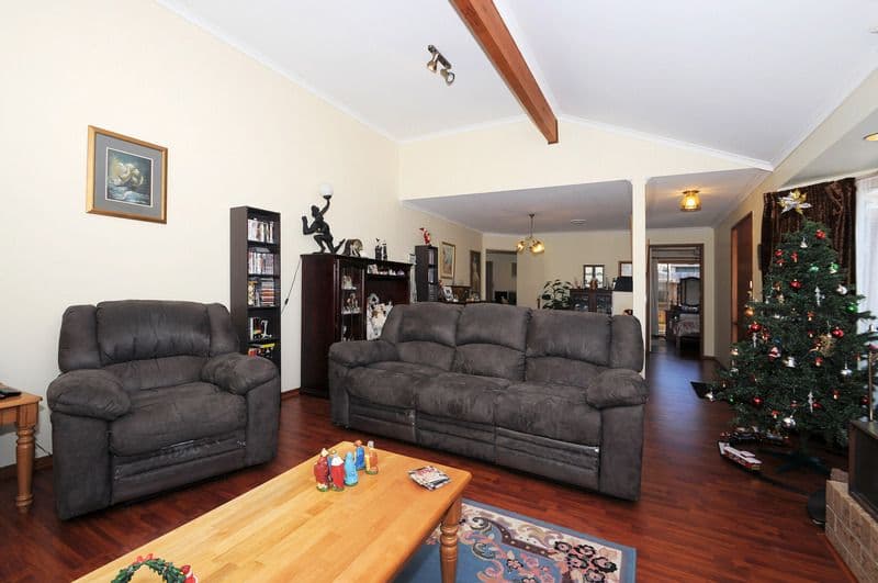 15 Dorchester Crescent, CARRUM DOWNS VIC 3201, Carrum Downs - Thumbnail 3